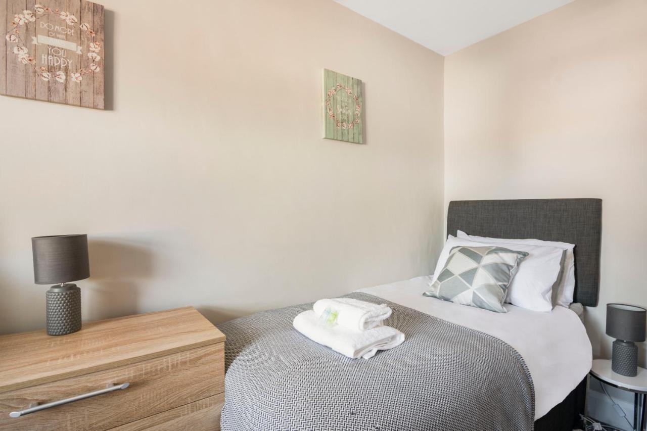 Spacious 3 Bed House, Netflix, Garden, Parking 南安普敦 外观 照片